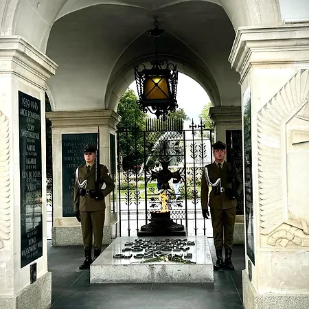 43m2 Saski- Blisko Starowki I Dworca Centralnego- Elektoralna 19a